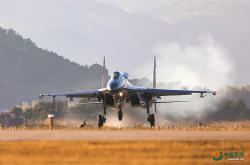 踏雪破冰向战行 极限环境砺精兵 我军严寒条件下实战化训练扎实展开