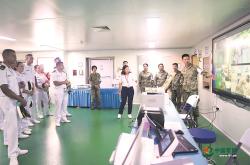 “丝路方舟”号医院船与巴西海军开展战伤救援主题交流活动