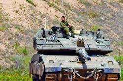 “机械章鱼”提高坦克维护效率