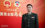 十四届全国人大四次会议解放军和武警部队代表团新闻发言人张晓刚接受媒体采访