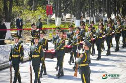 第十三批在韩中国人民志愿军烈士遗骸安葬仪式侧记