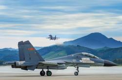 三年风云起东北，八秩摇篮向云端