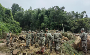 重庆市永川区突发瞬时极端特大暴雨引发山洪和地灾，民兵紧急驰援